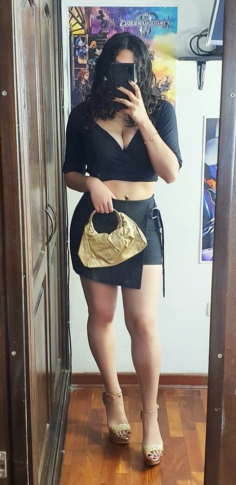 日焼けしたOnlyFans ヌード ギャラリー