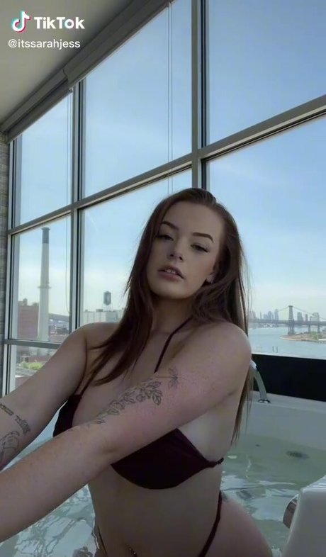 Sarah Jess Barton ヌード女優 画像