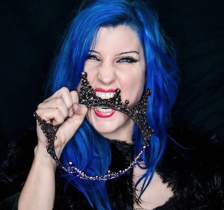 Leva Bates セクシーなスター 画像