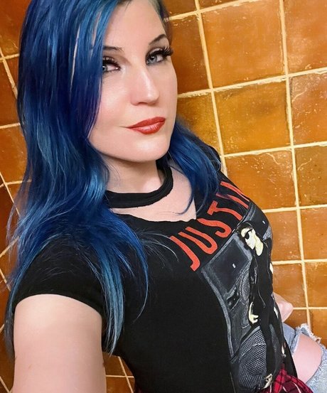 Leva Bates 無料のスター 画像