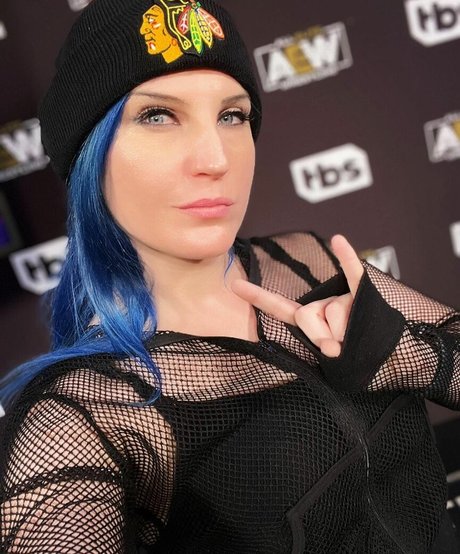 Leva Bates ヌードスター 写真