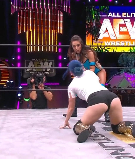 Leva Bates 独占女優 画像