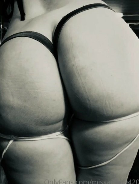 MissAurora420 ヌードモデル 写真