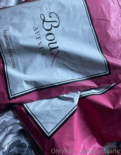 Zara Zahir 素敵なモデル 写真