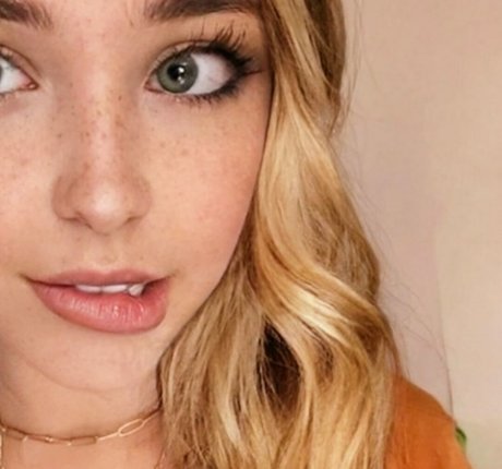 Natasha Snyder アートモデル 写真