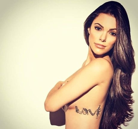 Anabelle Acosta 裸のモデル 写真