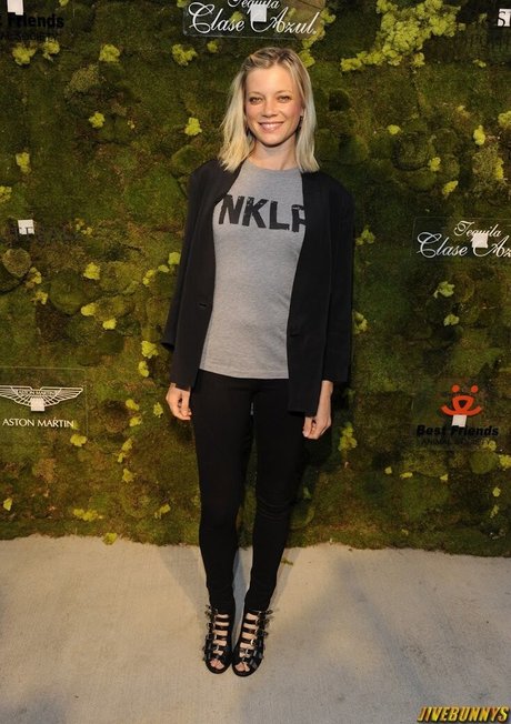 Amy Lysle Smart 裸モデル 写真