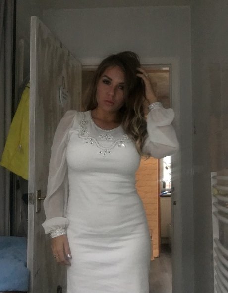 アマチュアぽっちゃりOnlyFans セクシー裸 画像