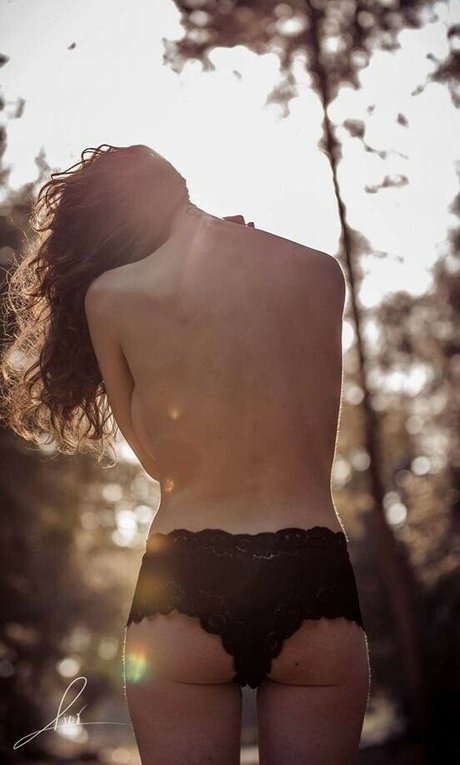 Yael Gayaa アートモデル アーカイブ