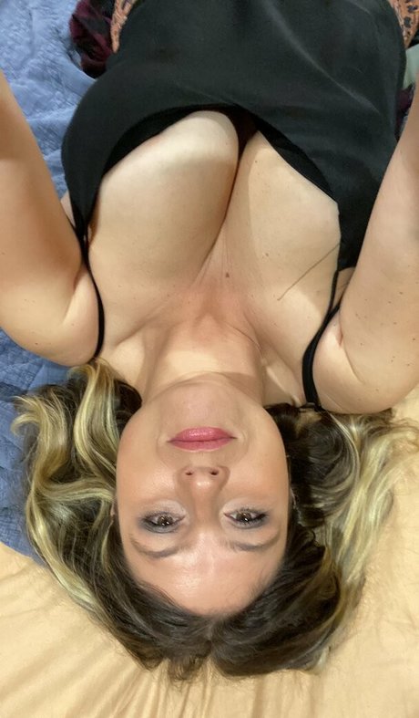 Marissa Leches 美しいポルノスター ギャラリー