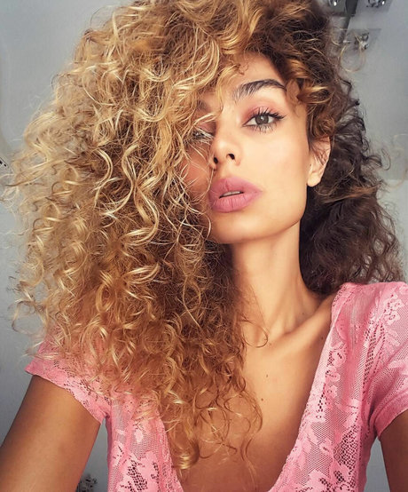 巨乳のマンコOnlyFans アートヌード 写真