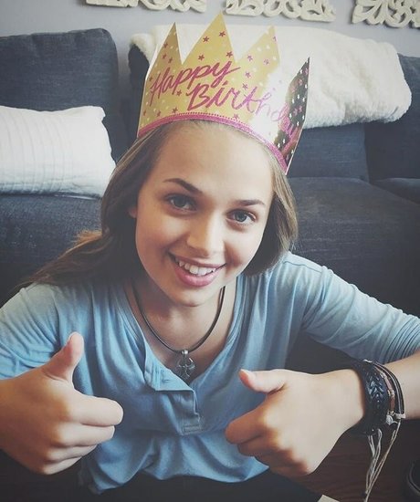 Alyssa Jirrels 独占スター ギャラリー