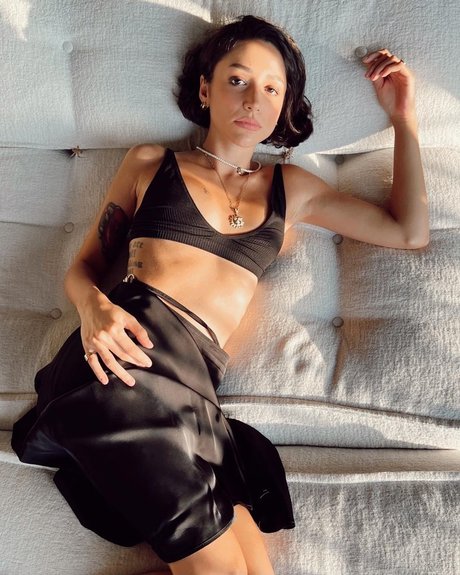 Zeynep Bastik 美しいスター ギャラリー