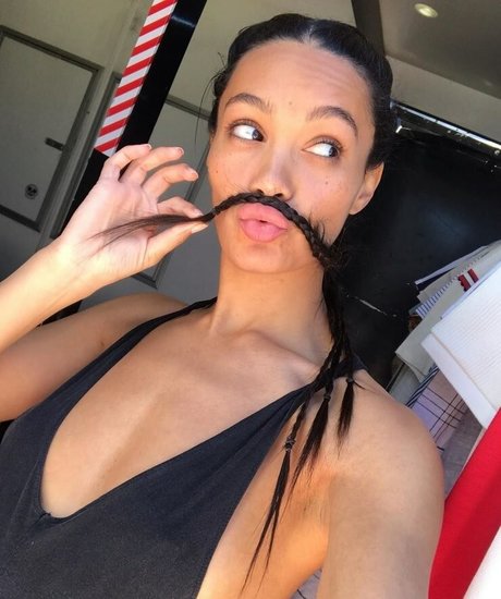 Alexis Gaube トップ女優 写真