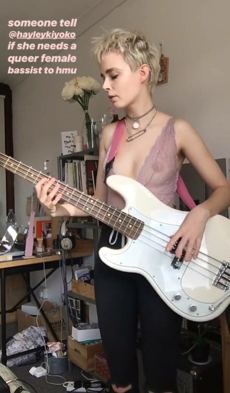 美しいロシアのOnlyFans セクシーヌード 画像