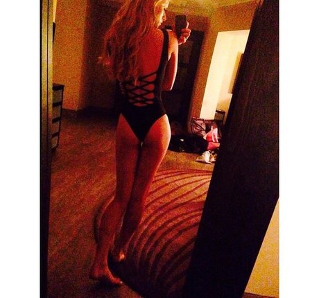 Alena Savostikova アダルト女優 アーカイブ