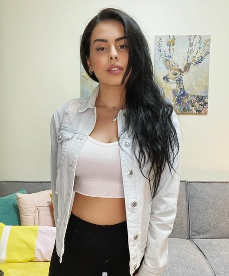 Sara Gazioglu ホットモデル 画像