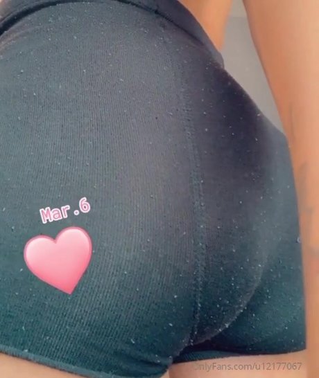 Its alani ヌードのポルノスター 写真