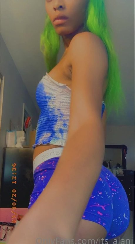 Its alani ポルノモデル 写真