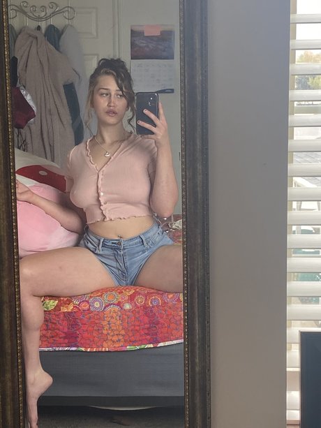 Nerdy Neighbor Tay スター 画像