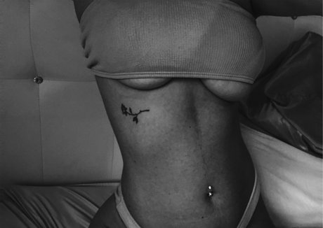 ゲイのラフなOnlyFans xxx 写真