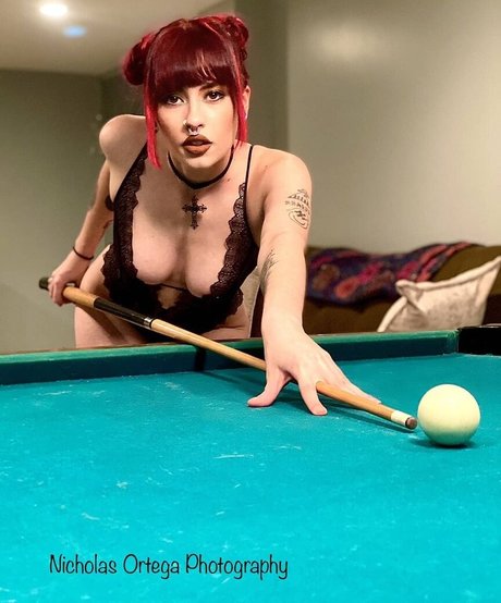 Taylor Evanchak スター ヌード ギャラリー