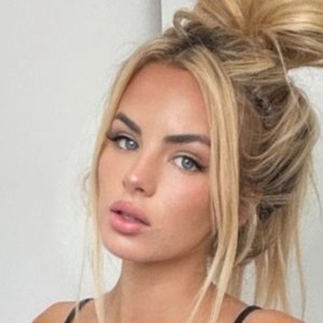 Hanna Wilson スター ヌード 写真