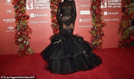 Jodie Turner Smith ポルノスター ヌード 写真