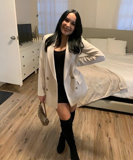 サッカーママOnlyFans 美しい裸 画像