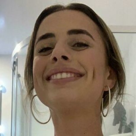 New Zealand エロティック女優 写真