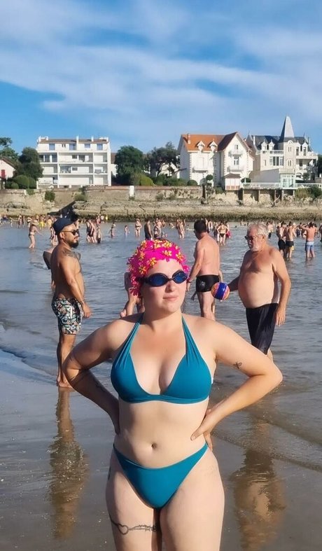 大きなお尻と巨乳のOnlyFans 美しいポルノ 写真