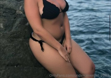 Undercovergirl 2002 裸のモデル 写真