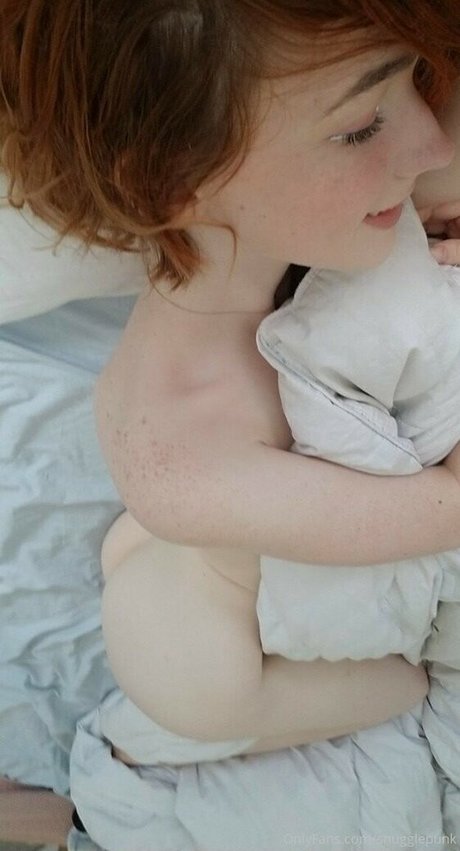 Snugs Snugglepunk 美しいモデル 写真