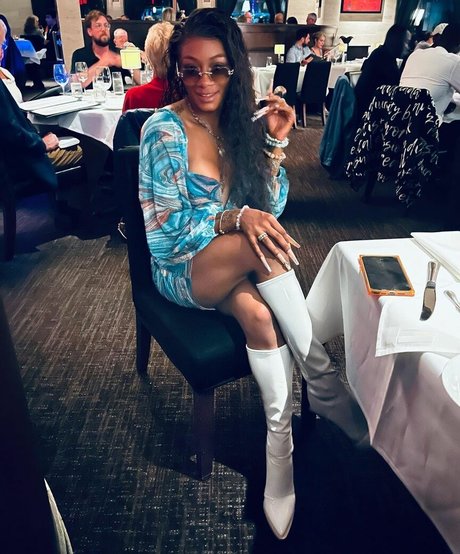 Sha Carri Richardson トップポルノスター 写真