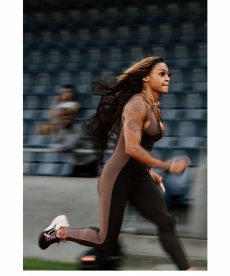 Sha Carri Richardson ヌードのポルノスター 写真