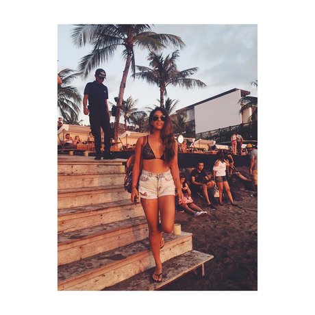 Janelle Ha アート女優 写真