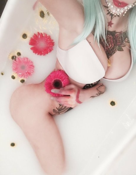 水中オンリーファン 無料裸 写真