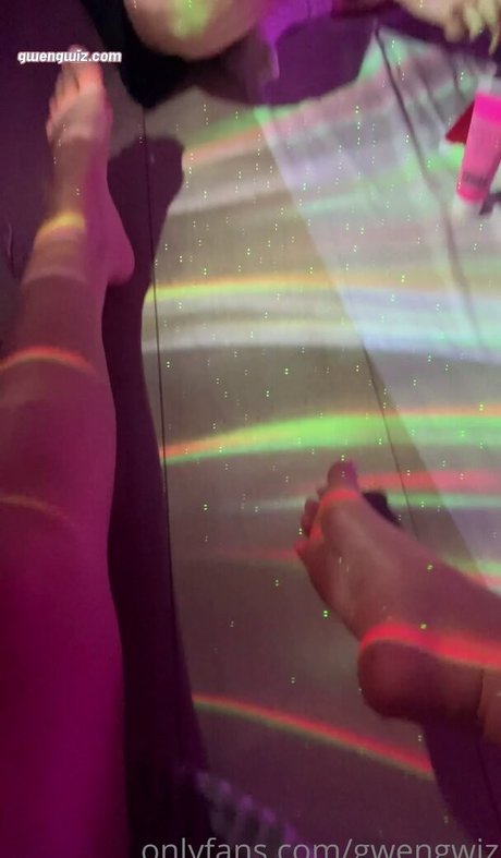 Gwengwiz ASMR セクシーなスター 画像