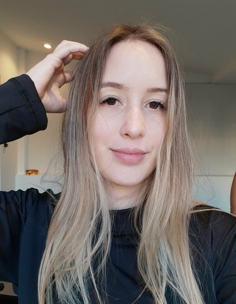 allaboutanny1 ヌードスター 画像