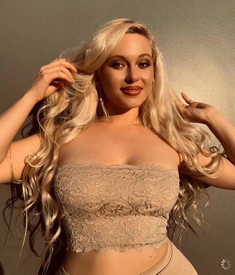 大きな黒い猫OnlyFans ポルノ ギャラリー