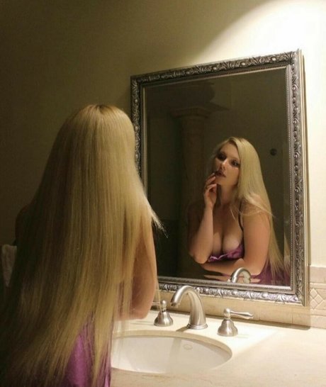 アジア人のアナルオンリーファン セクシー裸 画像