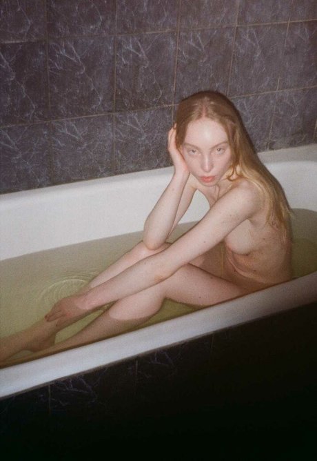 Polina Kobzeva ヌードモデル ギャラリー