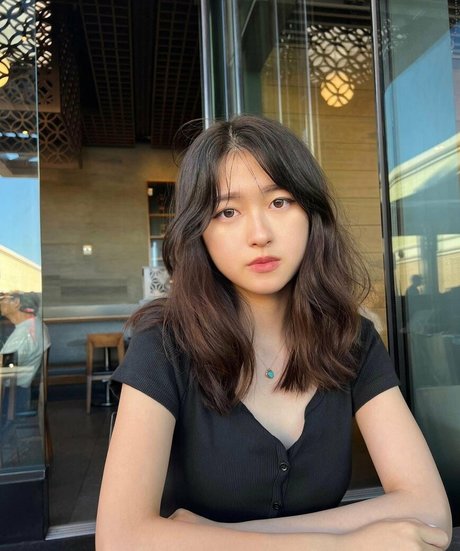 Vkimm ポルノモデル 写真