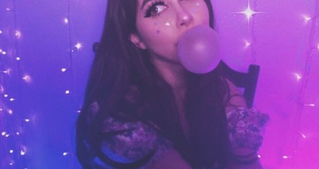 濃厚なラテン系熟女OnlyFans ヌード 画像