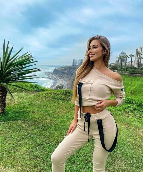 リップスオンリーファンズ セックス 画像