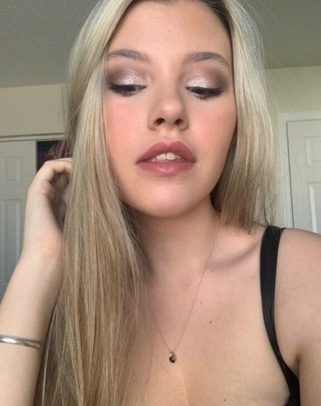 Becca Barnes ホット女優 画像