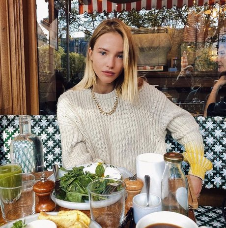 Sasha Luss アダルトモデル 画像