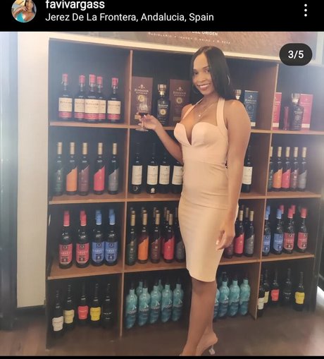 Faviola Vargas ヌードスター アーカイブ