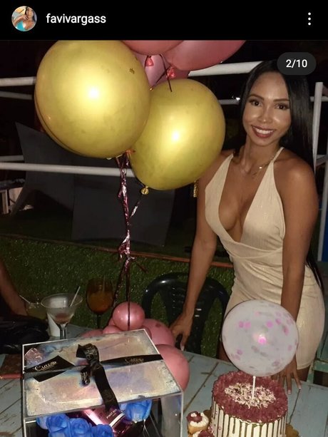 Faviola Vargas セクシーなポルノスター 画像