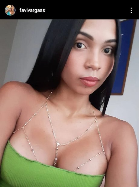 Faviola Vargas ポルノスター 美しい 写真